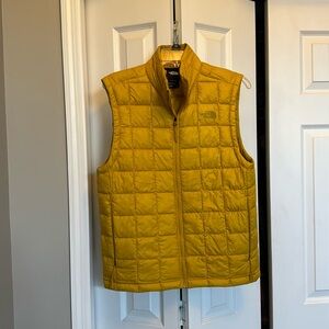 Men’s, Small, The North Face Vest, Gold